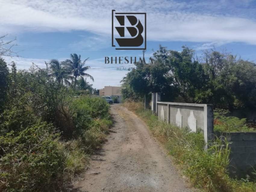 12.98 perches Grand Gaube 5 mins seaside  - 9 - Land  on Aster Vender