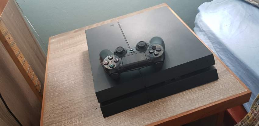 PLAYSTATION 4 - 1TB/1MANETTE/QUELQUES JEUX - 0 - PS4, PC, Xbox, PSP Games  on Aster Vender