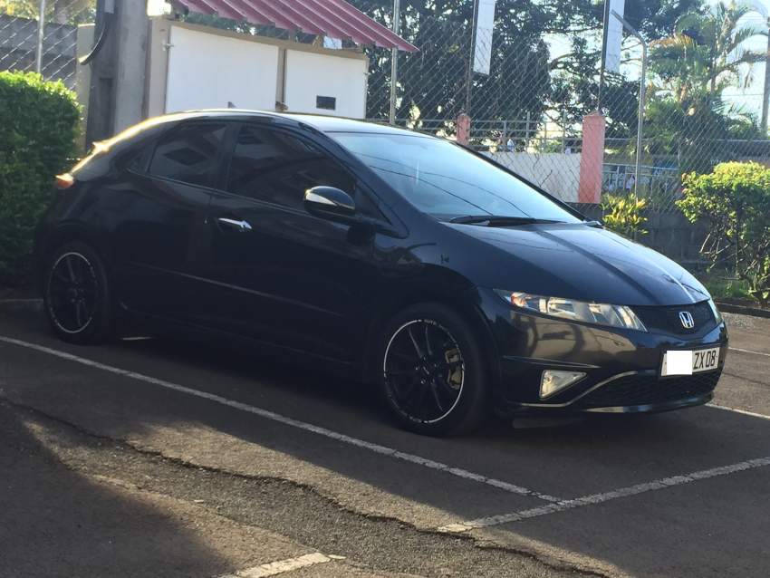 FOR URGENT SALE honda civic fk1 hatchback 2008 manual Call 57279270 - 3 - Compact cars  on Aster Vender