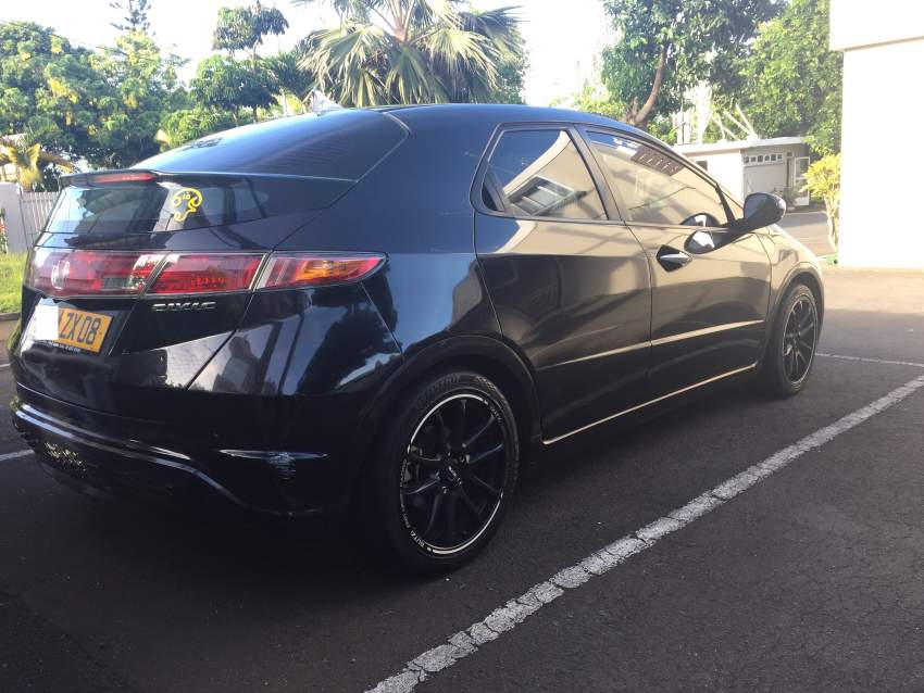 FOR URGENT SALE honda civic fk1 hatchback 2008 manual Call 57279270 - 2 - Compact cars  on Aster Vender