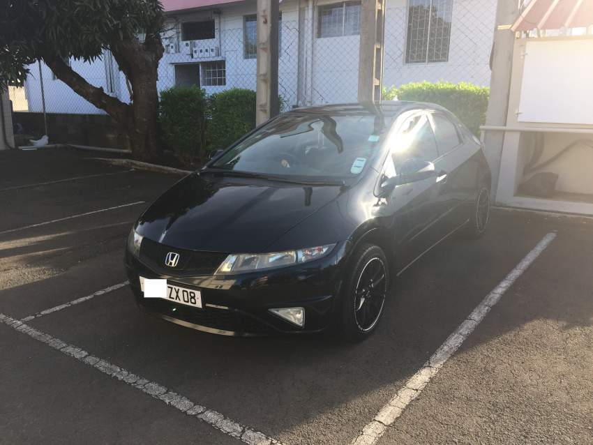 FOR URGENT SALE honda civic fk1 hatchback 2008 manual Call 57279270 - 0 - Compact cars  on Aster Vender