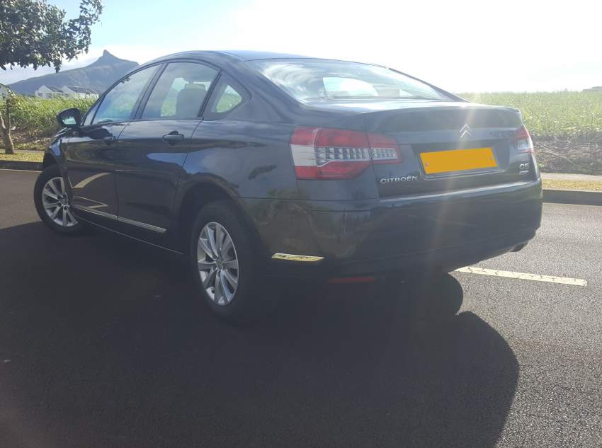 2012 Citroen C5 1.6 HDI Airdream - 5 - Luxury Cars  on Aster Vender