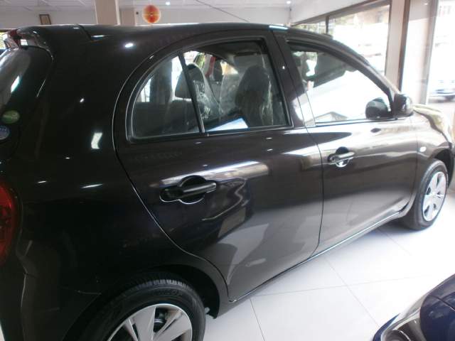 Nissan March - 6 - Family Cars  on Aster Vender