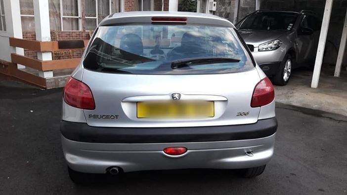 2003 PEUGEOT 206 - 3 - Family Cars  on Aster Vender