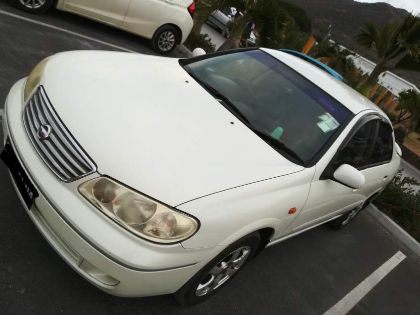 Nissan n17 - 2 - Family Cars  on Aster Vender