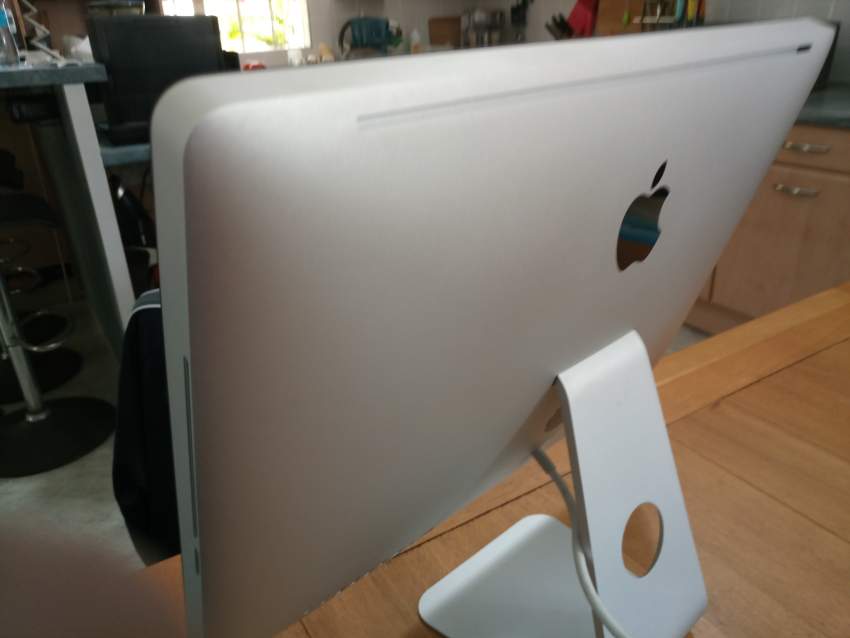 IMAC - 21.5