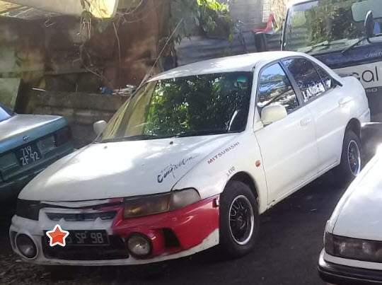 Mitsubishi Lancer 1998 on Aster Vender