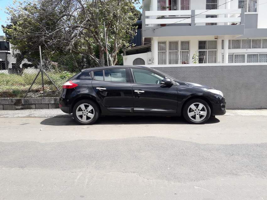 Renault megane  - 4 - Family Cars  on Aster Vender