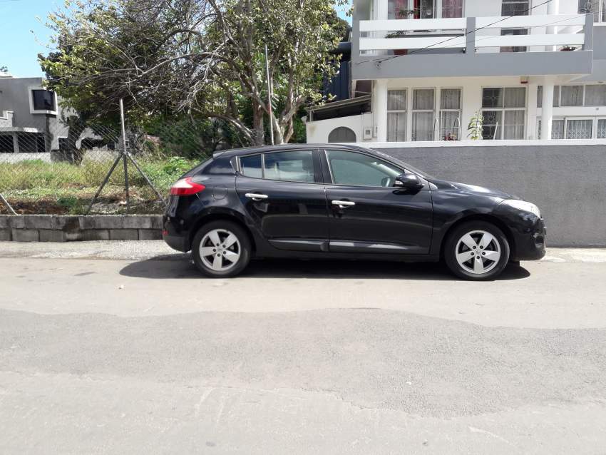 Renault megane  - 1 - Family Cars  on Aster Vender