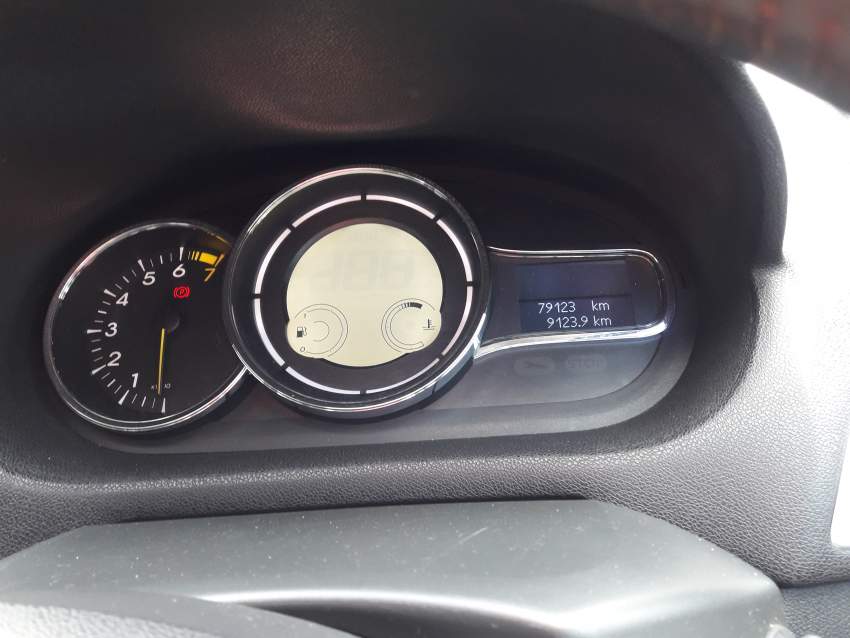 Renault megane  - 3 - Family Cars  on Aster Vender