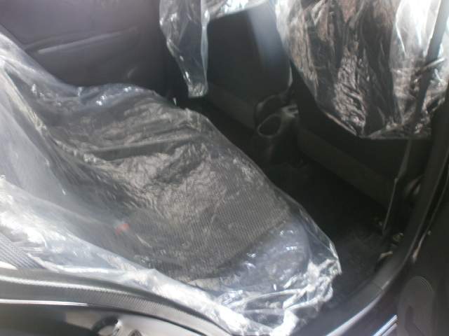 Nissan March - 3 - Family Cars  on Aster Vender