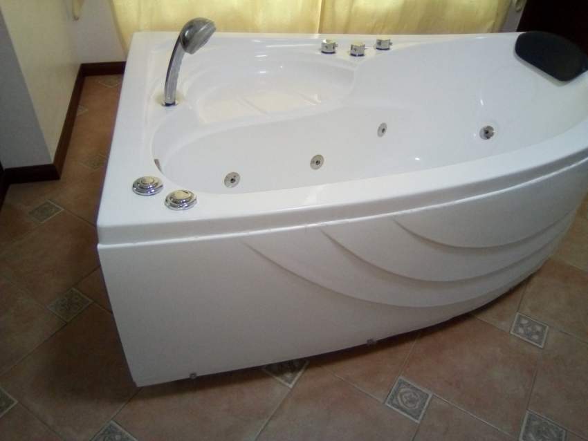 jacuzzi - 0 - Bathroom  on Aster Vender