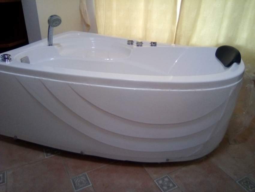 jacuzzi - 3 - Bathroom  on Aster Vender