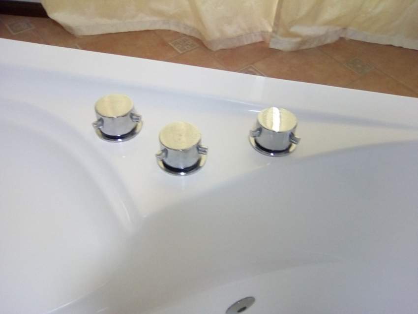 jacuzzi - 5 - Bathroom  on Aster Vender