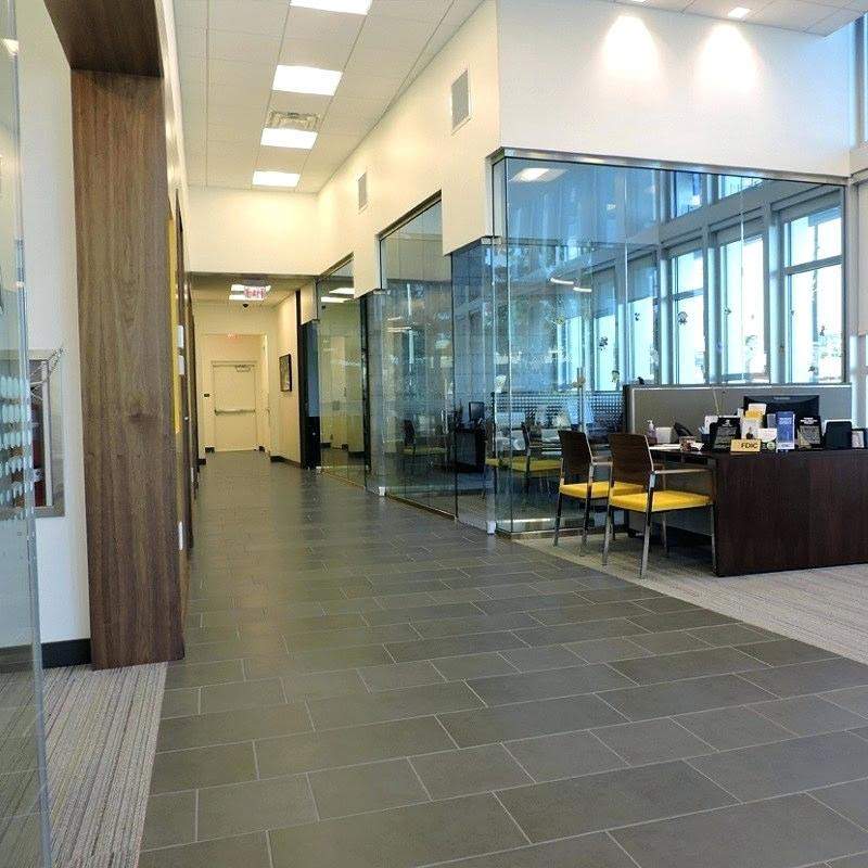 COMMERCIAL BUILDING on Aster Vender