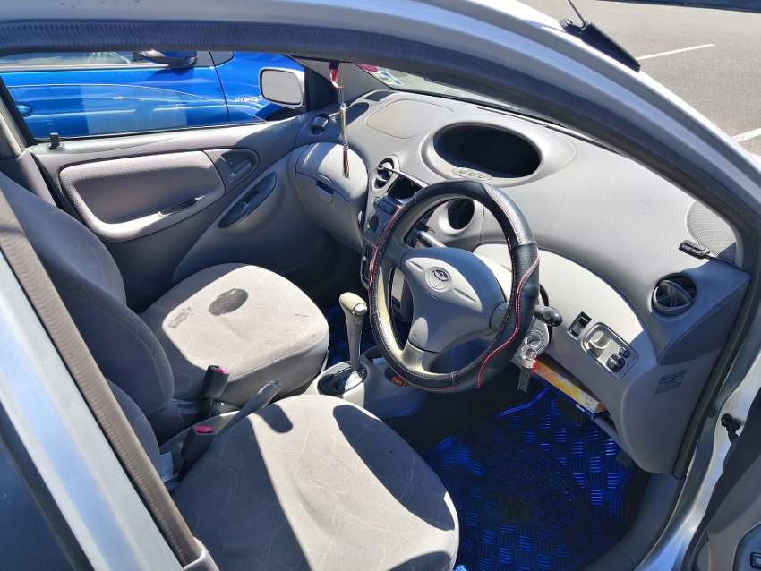 Toyota Platz 2002 - 4 - Compact cars  on Aster Vender