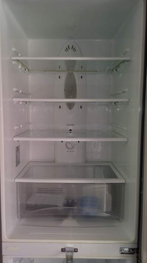 REFRIGERATOR - LG - NEED TO REPLACE THE ENGINE  - 9 - Kitchen appliances  on Aster Vender