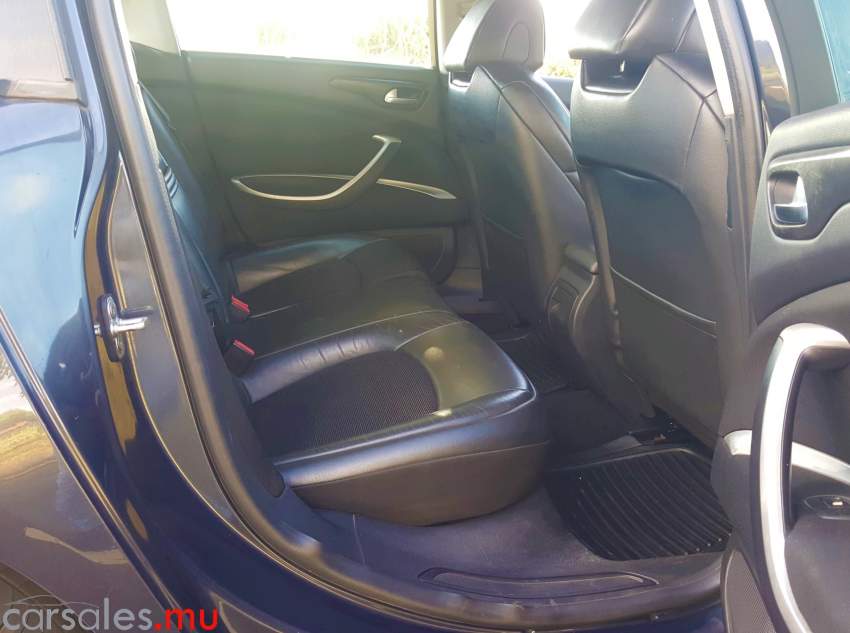 2012 Citroen C5 1.6 HDI Airdream - 6 - Luxury Cars  on Aster Vender