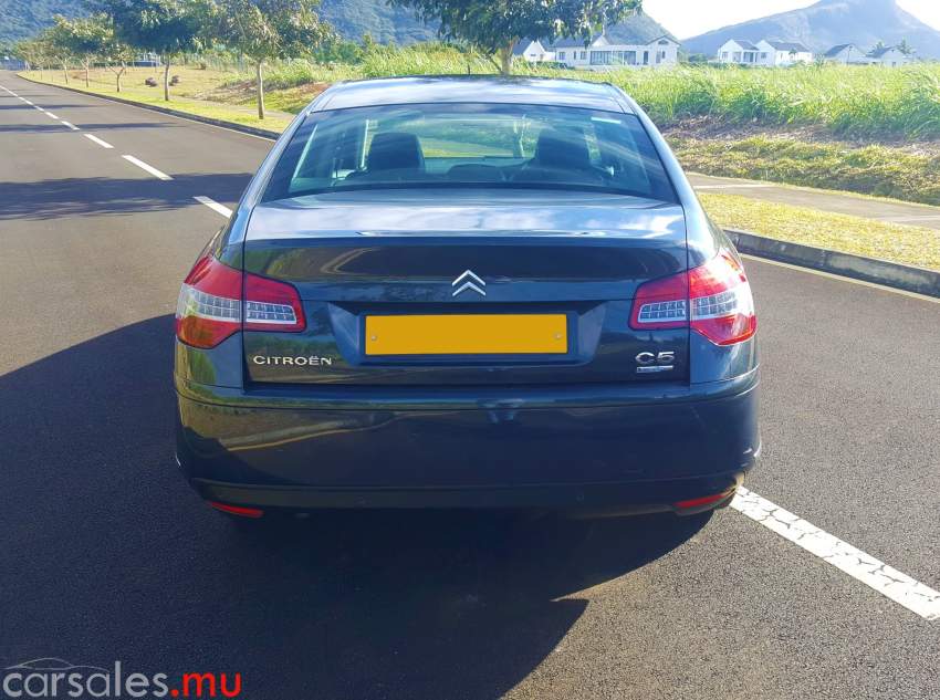 2012 Citroen C5 1.6 HDI Airdream - 4 - Luxury Cars  on Aster Vender