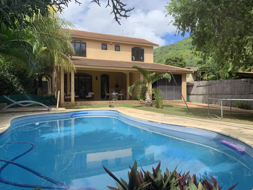 For rent in Tamarin a beautiful and cosy house with garden and pool on Aster Vender