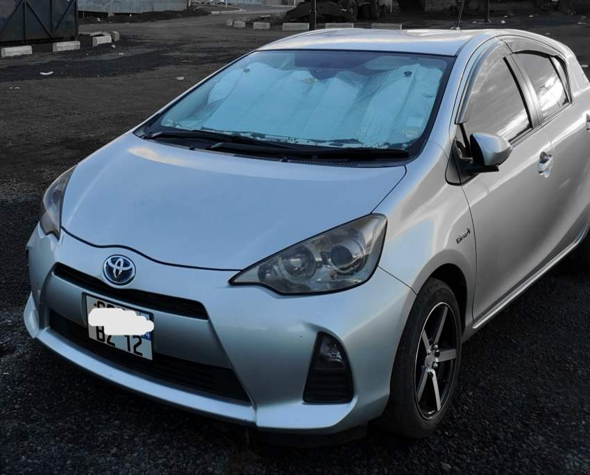 Toyota Aqua Japan  - 2 - Compact cars  on Aster Vender