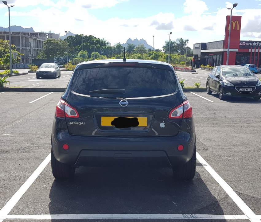 Nissan Qasqai - 2 - SUV Cars  on Aster Vender