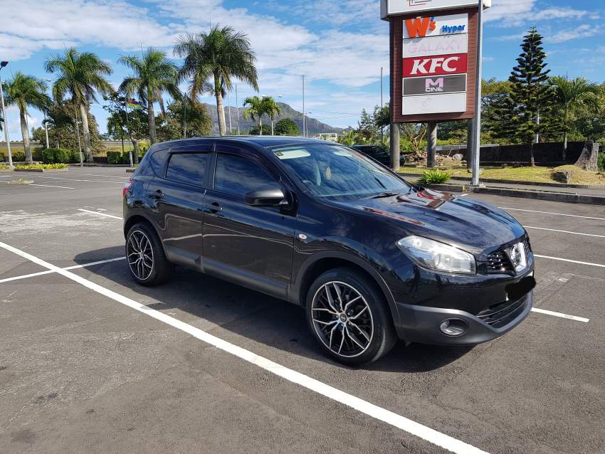 Nissan Qasqai - 1 - SUV Cars  on Aster Vender