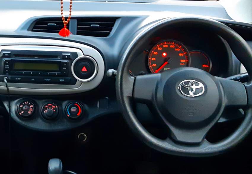 Toyota vitz - 4 - Compact cars  on Aster Vender