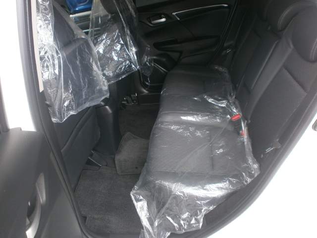 HONDA FIT HYBRID L PACKAGE - 3 - Family Cars  on Aster Vender