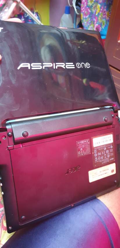 Acer aspire one - 4 - Laptop  on Aster Vender