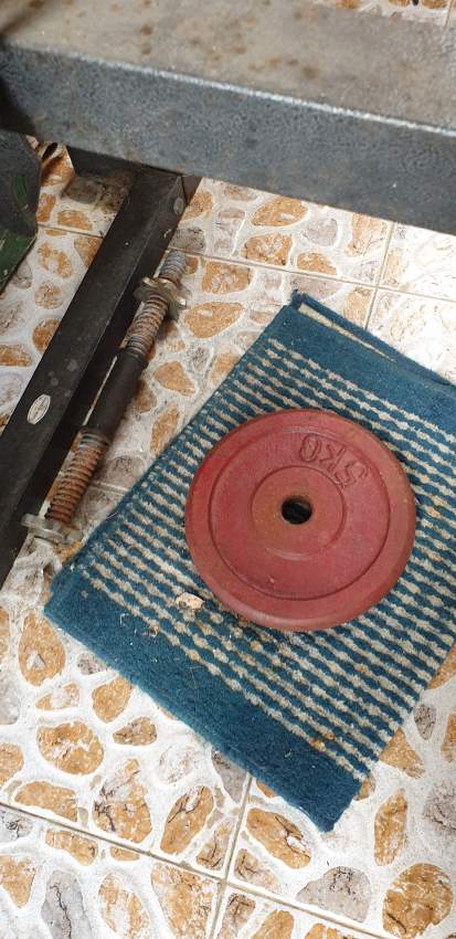 Bench,abdo bench,bar z and 2 dumbell - 1 - Fitness & gym equipment  on Aster Vender