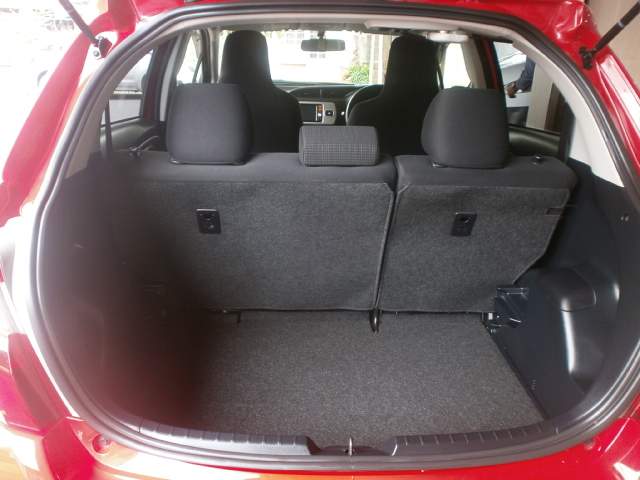 Toyota Vitz  - 3 - Family Cars  on Aster Vender