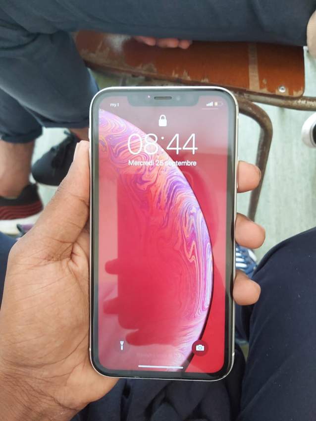 iPhone XR  - 1 - iPhones  on Aster Vender