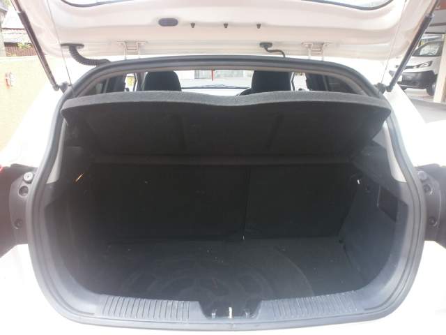 Kia Rio - 8 - Family Cars  on Aster Vender