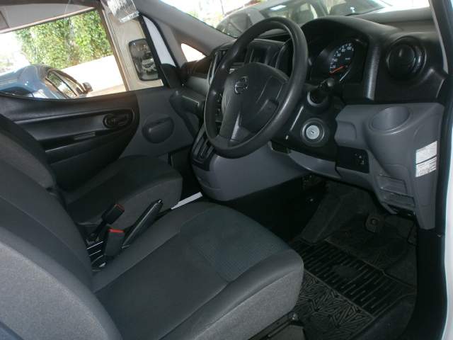 NISSAN VANETTE NV 200 - 4 - Cargo Van (Delivery Van)  on Aster Vender