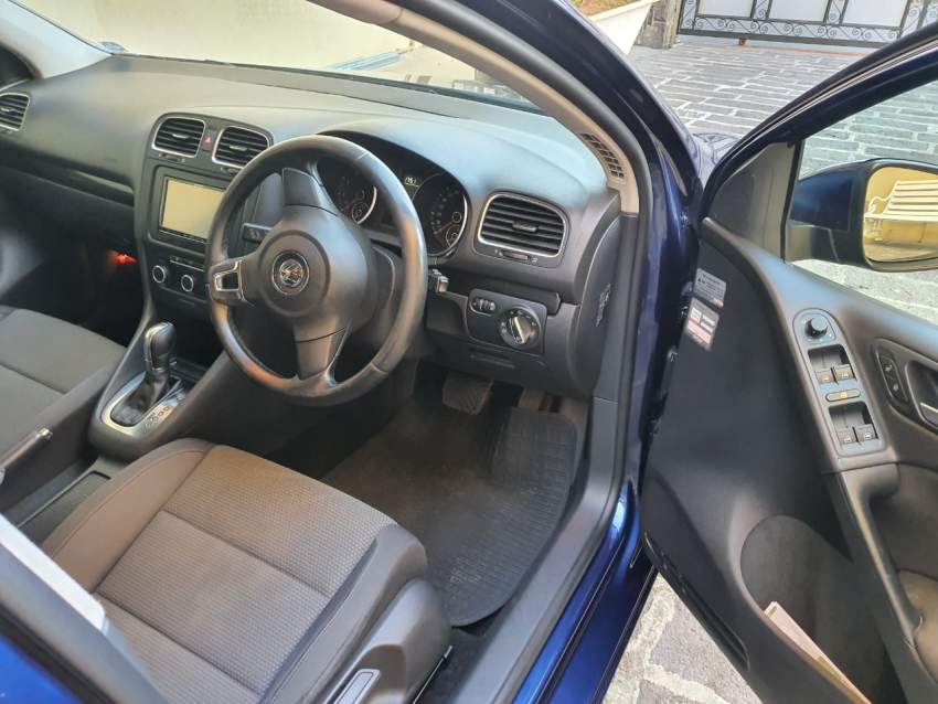 Volkswagen  Golf 6 - 1 - Family Cars  on Aster Vender