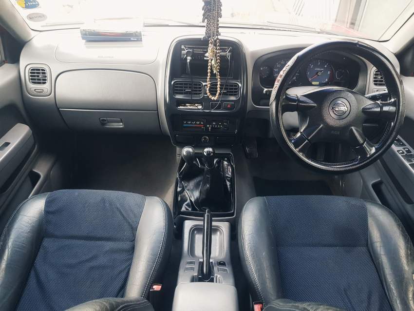 Nissan Hardbody Predator - 5 - Pickup trucks (4x4 & 4x2)  on Aster Vender