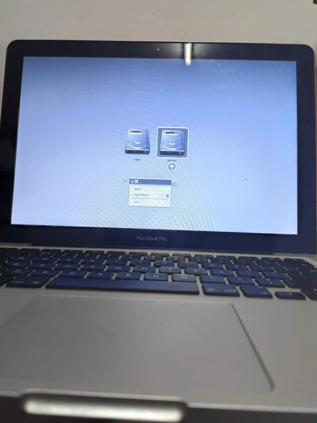MacBook Pro Core i5 - 8 - Laptop  on Aster Vender
