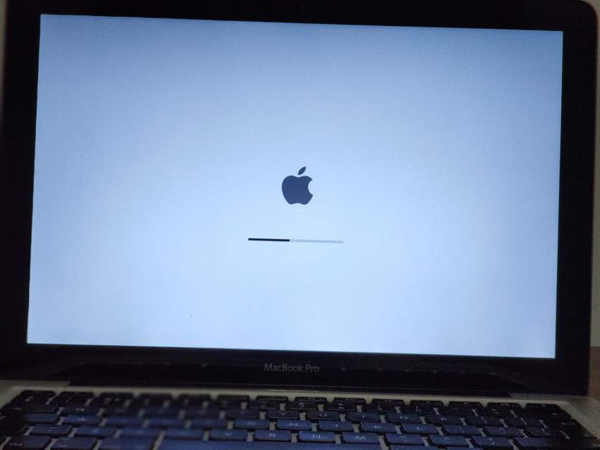 MacBook Pro Core i5 - 2 - Laptop  on Aster Vender