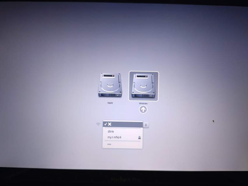 MacBook Pro Core i5 - 9 - Laptop  on Aster Vender