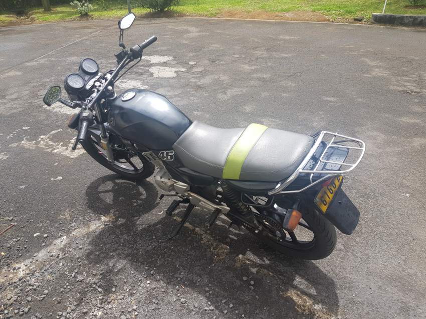 Yamaha YBR 125 - 2 - Roadsters  on Aster Vender