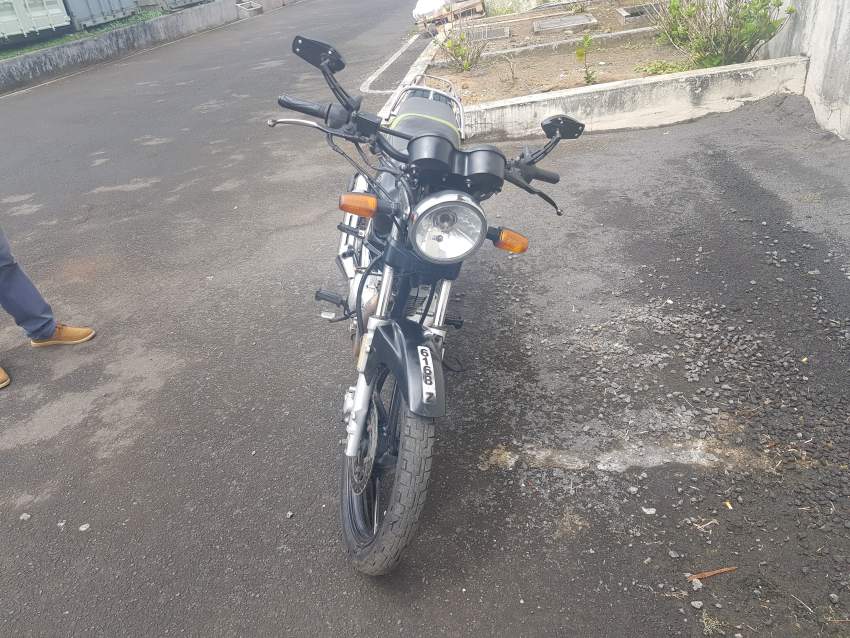 Yamaha YBR 125 - 4 - Roadsters  on Aster Vender