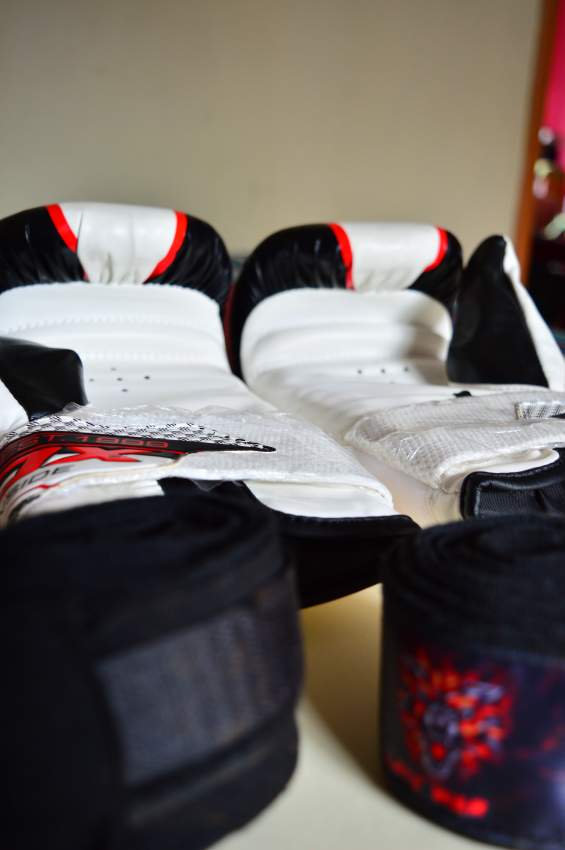 PUNCHING BAG / MMA GLOVES / HAND WRAPS - 3 - Fitness & gym equipment  on Aster Vender