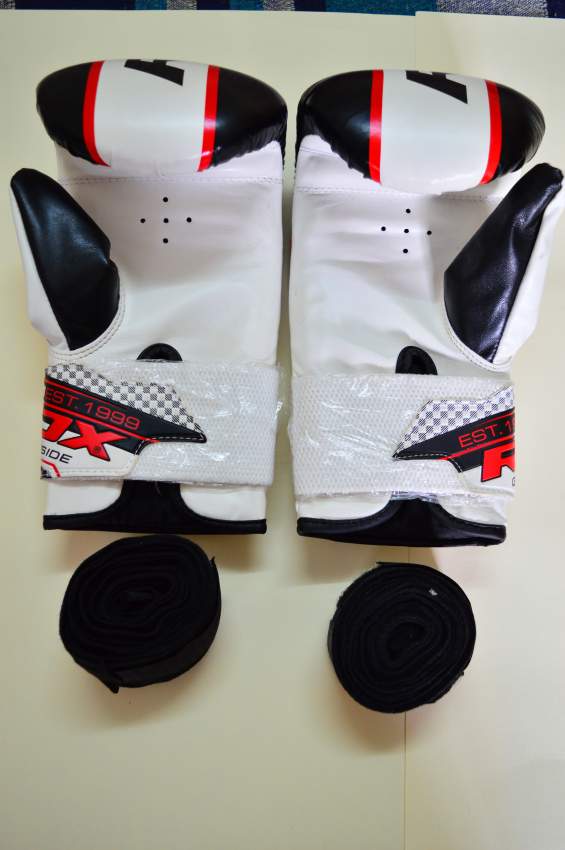 PUNCHING BAG / MMA GLOVES / HAND WRAPS - 4 - Fitness & gym equipment  on Aster Vender