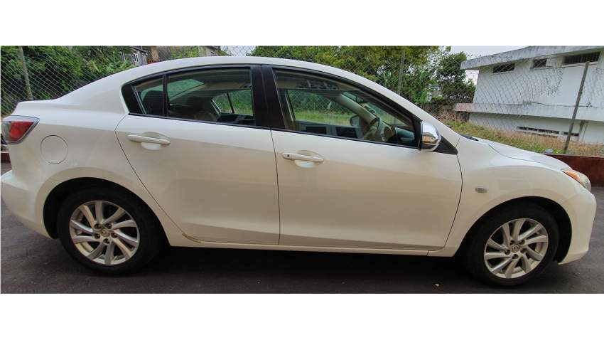 Mazda 3 Sedan 1.6L - 0 - Family Cars  on Aster Vender