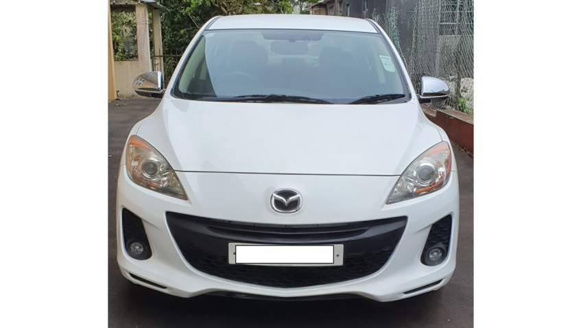 Mazda 3 Sedan 1.6L - 1 - Family Cars  on Aster Vender