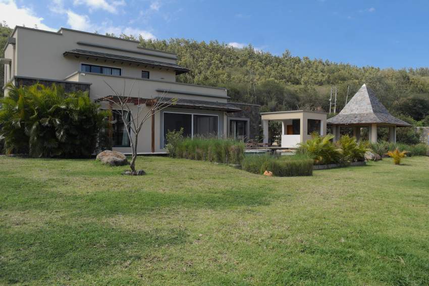 Rivière Noire vente luxueuse villa accessible aux étrangers - 0 - Villas  on Aster Vender