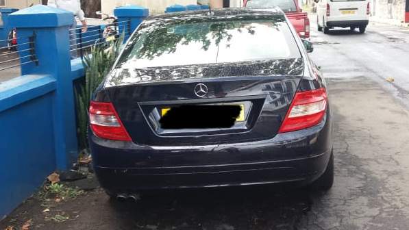 Mercedes benz - 1 - Family Cars  on Aster Vender