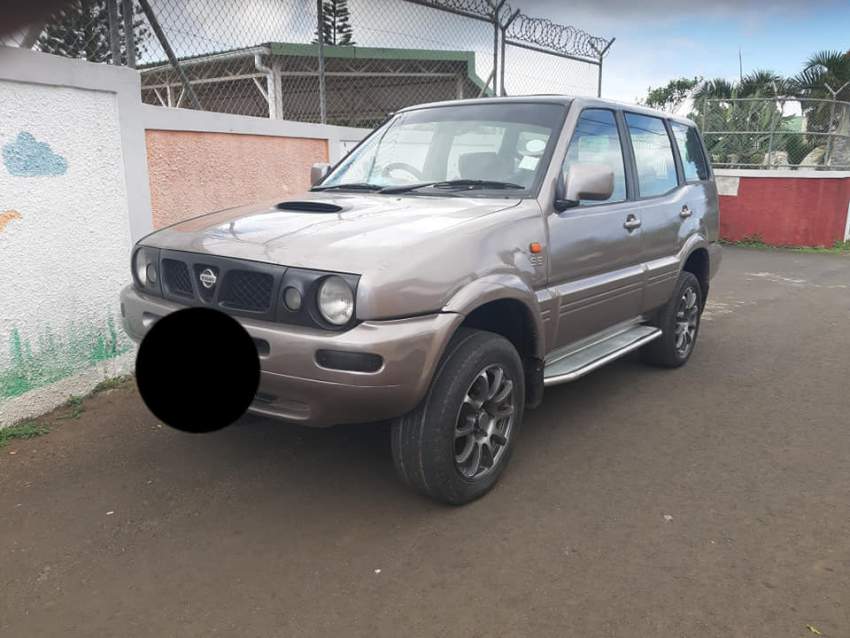 nissan terrano 7 seater - 1 - SUV Cars  on Aster Vender
