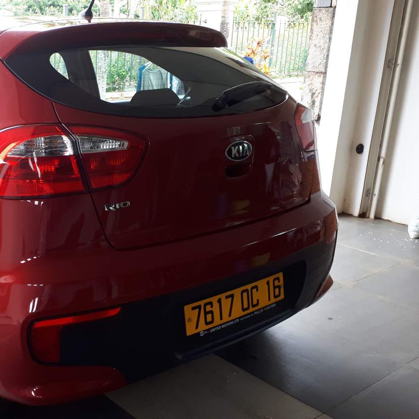 Kia Rio - 3 - Family Cars  on Aster Vender